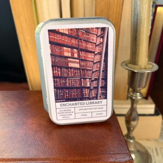 ENCHANTED LIBRARY · Vela de Soja Natural